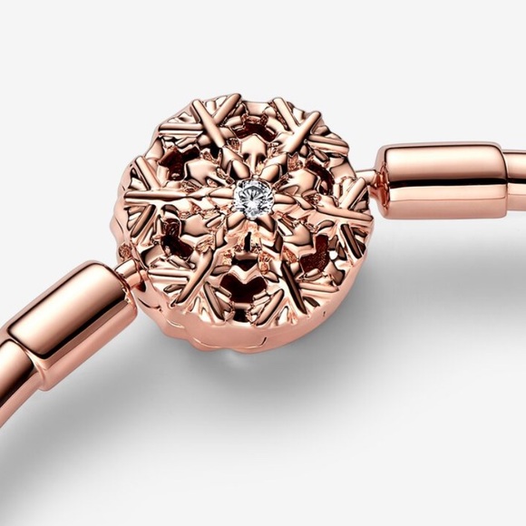 NIB Pandora Moments Sparkling Snowflake Clasp Bangle Japan Card Captor Sakura - Picture 14 of 16